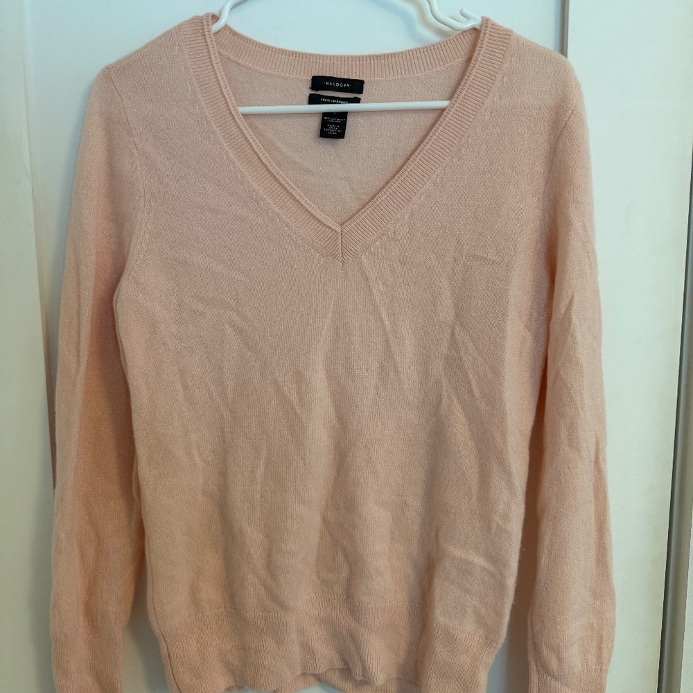 Blush Halogen Cashmere V-Neck Sweater